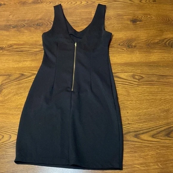 🌷 Guess 🌷 Little Black Gold Zipper Sleeveless Dress - Picture 7 of 7